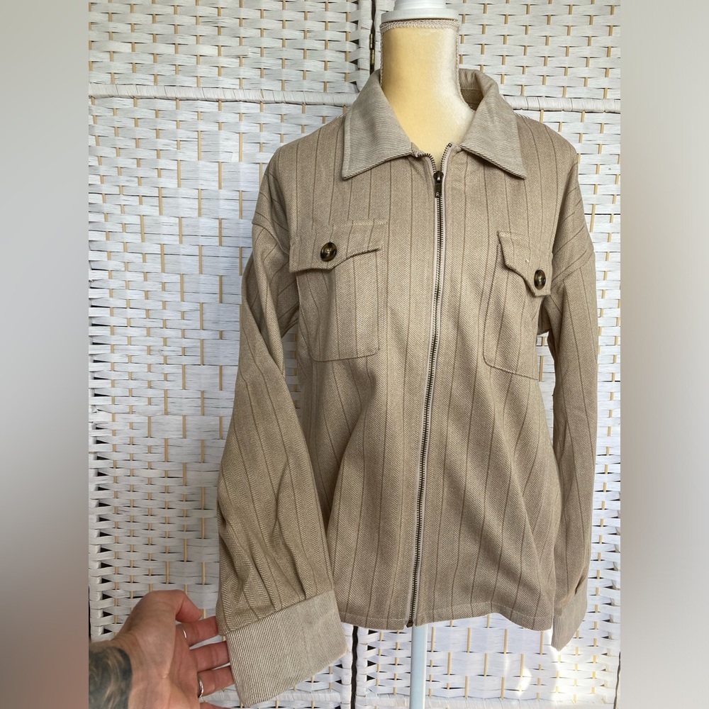 NWT Hem & Thread Chevron Pin Stripe Zip Up Short Jacket Top Multiple Pockets